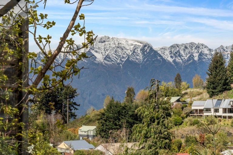 Photo of property in 16a Dart Place, Fernhill, Queenstown, 9300