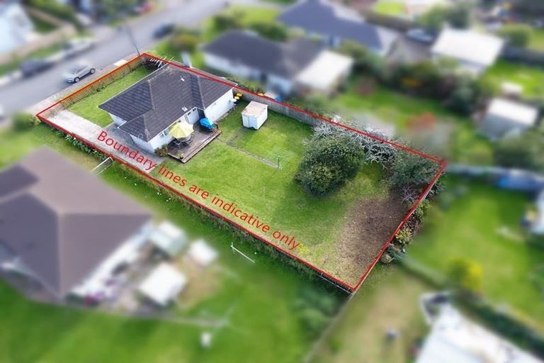 Photo of property in 8 Hayman Place, Beach Haven, Auckland, 0626