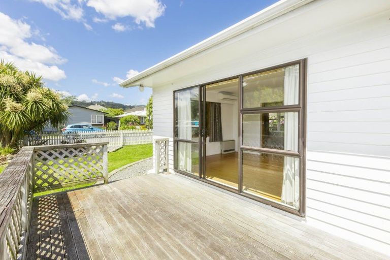 Photo of property in 5 Ruru Crescent, Heretaunga, Upper Hutt, 5018