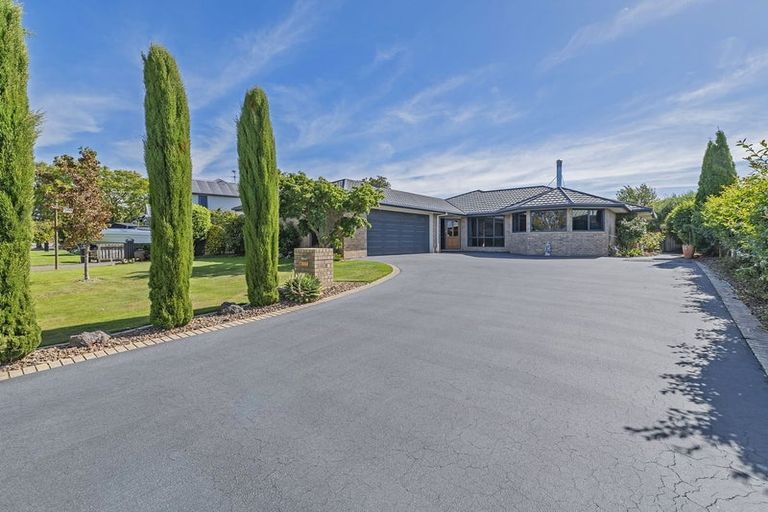 Photo of property in 28 Durrell Way, Rolleston, 7614