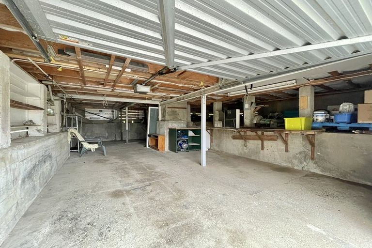 Photo of property in 6 Reid Road, Wainuiomata, Lower Hutt, 5014