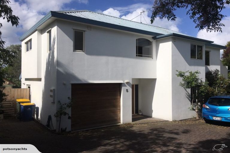 Photo of property in 5 Alfred Street, Northcote Point, Auckland, 0627