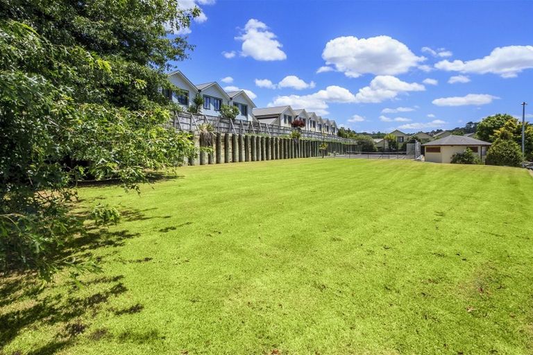 Photo of property in 5/11 The Avenue, Albany, Auckland, 0632