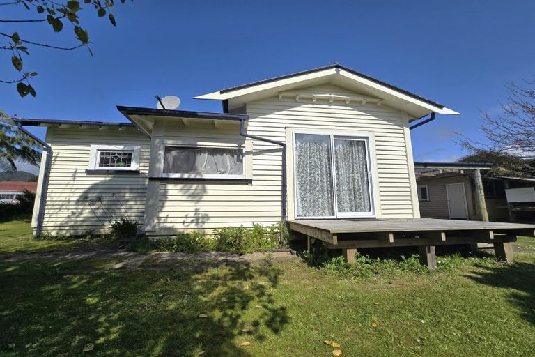 Photo of property in 31 Tramway Street, Ross, 7812