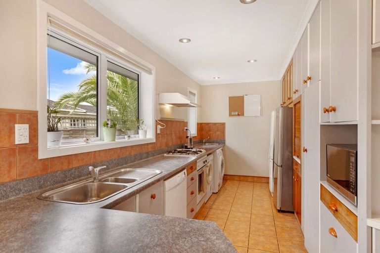 Photo of property in 52 John F Kennedy Drive, Milson, Palmerston North, 4414