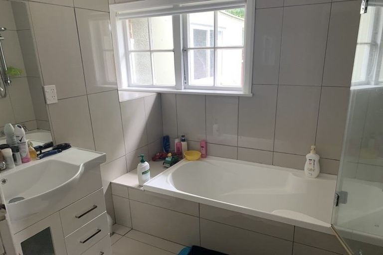 Photo of property in 1/14 Raukawa Grove, Trentham, Upper Hutt, 5018