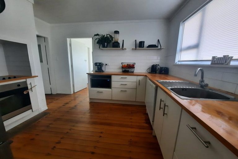 Photo of property in 15 Campbell Street, Hawera, 4610