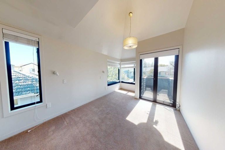 Photo of property in 1/52 Aikmans Road, Merivale, Christchurch, 8014
