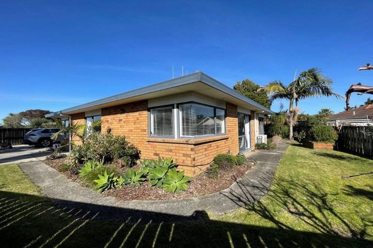 Photo of property in 2b Blake Boulevard, Papamoa Beach, Papamoa, 3118