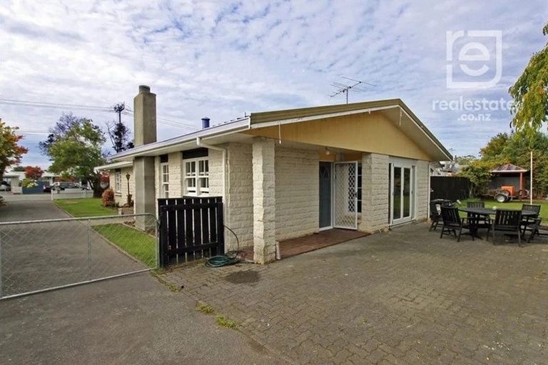 Photo of property in 47 Cambridge Terrace, Masterton, 5810