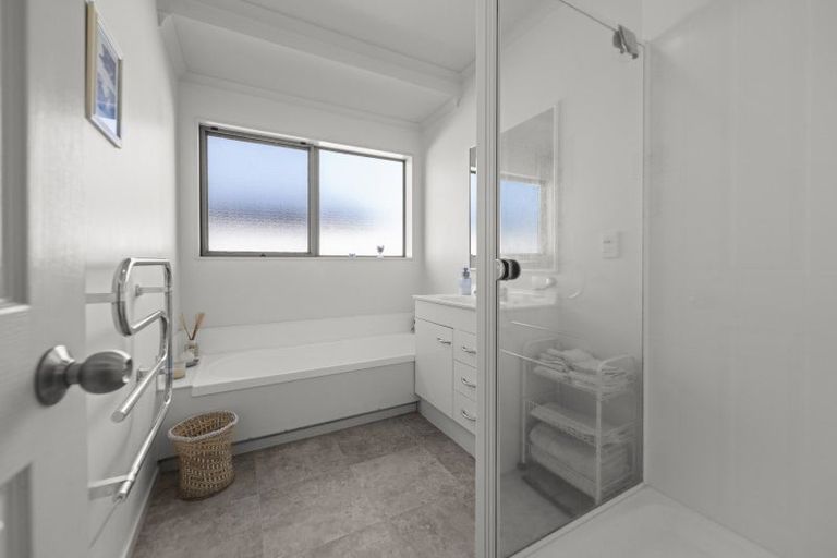 Photo of property in 7 Lancewood Lane, Roslyn, Palmerston North, 4414