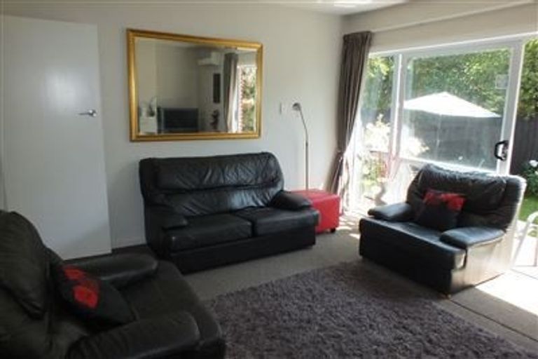 Photo of property in 2/69a Mandeville Street, Riccarton, Christchurch, 8011