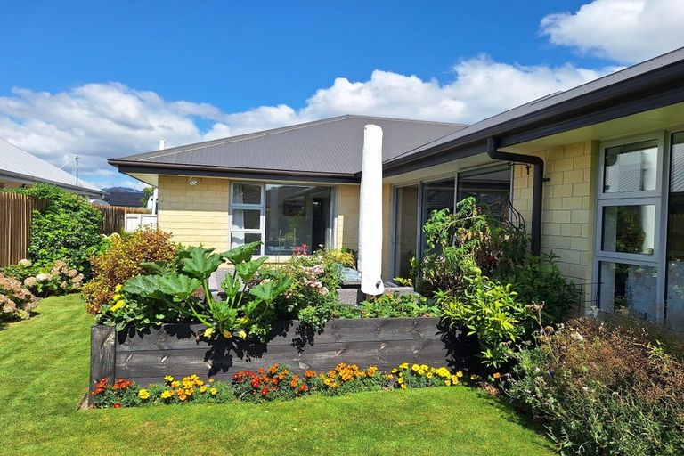 Photo of property in 20 Bamber Crescent, Halswell, Christchurch, 8025