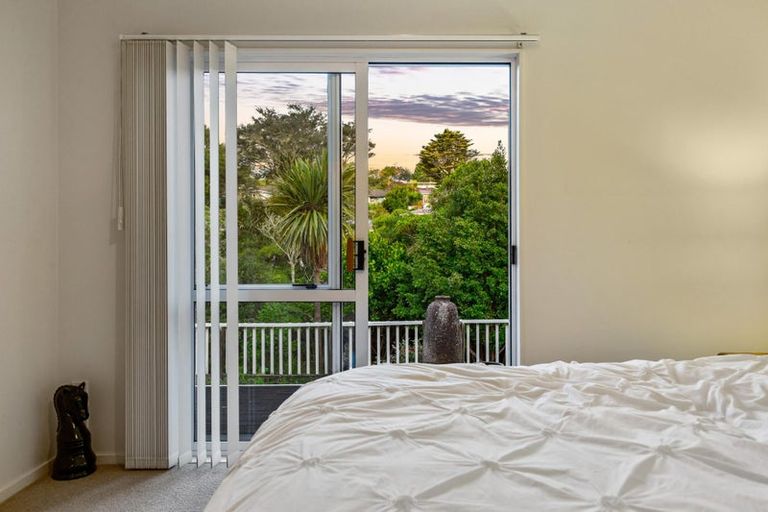 Photo of property in 24 Milan Drive, Glen Eden, Auckland, 0602
