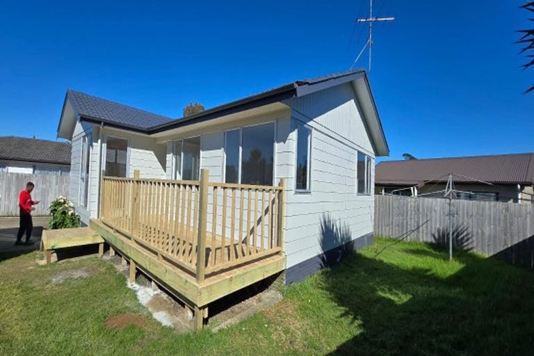 Photo of property in 21 Benton Place, Manurewa, Auckland, 2102