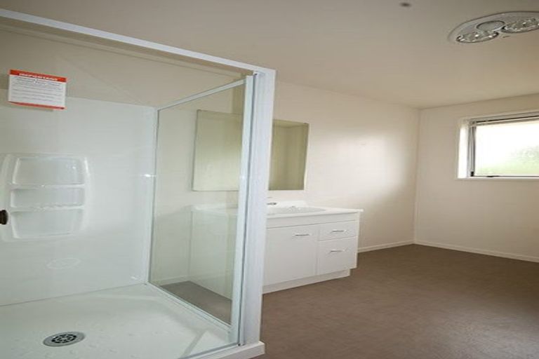 Photo of property in 2/42 Chipping Lane, Redwood, Christchurch, 8051