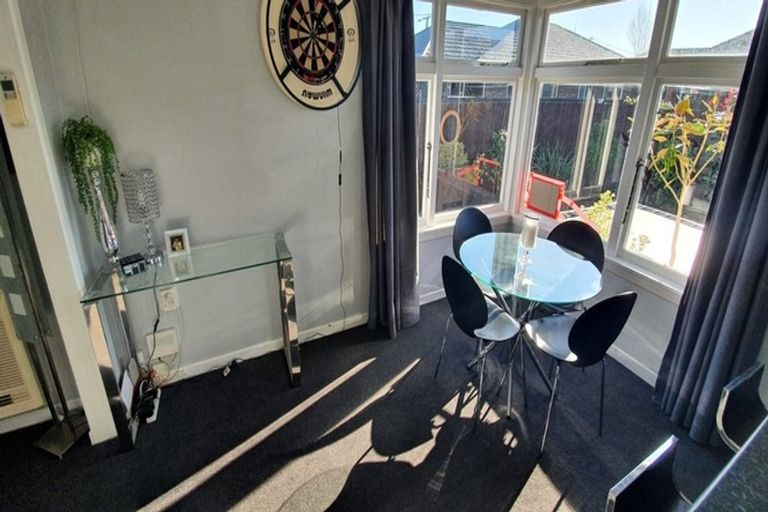 Photo of property in 2/15 Daniels Road, Redwood, Christchurch, 8051