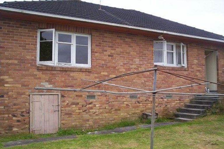 Photo of property in 63 Golf Road, New Lynn, Auckland, 0600