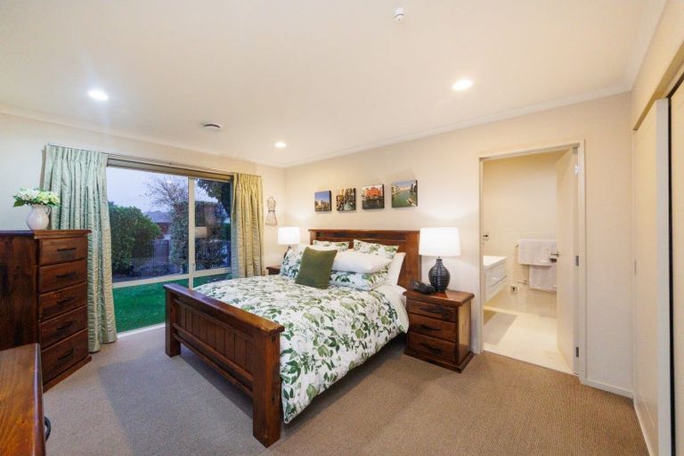 Photo of property in 3 Rodeo Drive, Kelvin Grove, Palmerston North, 4414