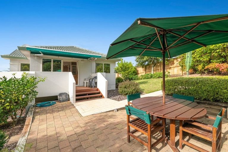 Photo of property in 29 Westminster Gardens, Unsworth Heights, Auckland, 0632