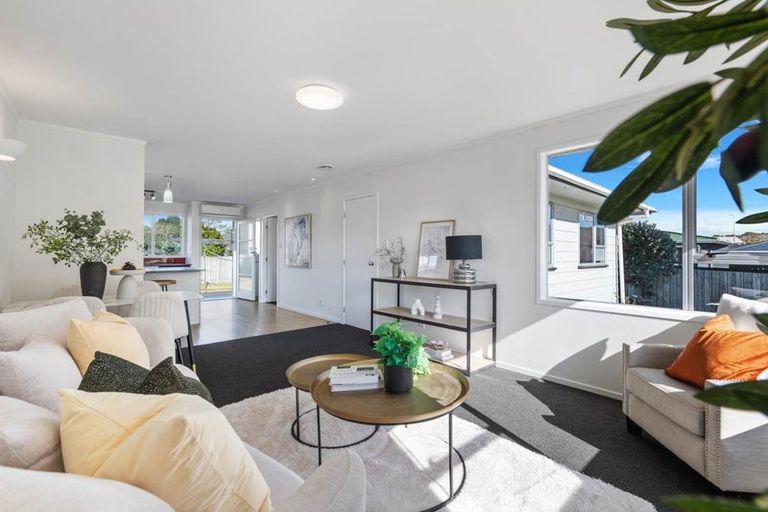 Photo of property in 15 Tyndrum Place, Highland Park, Auckland, 2010