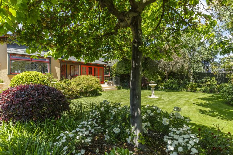 Photo of property in 302 Park Road, Hokowhitu, Palmerston North, 4410