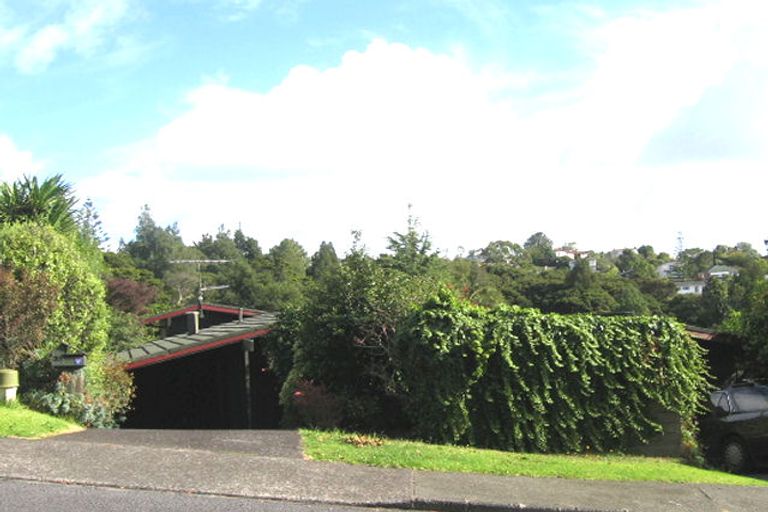 Photo of property in 10 Mcdowell Crescent, Hillcrest, Auckland, 0627