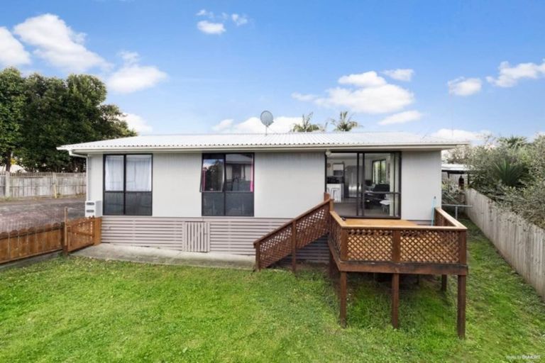Photo of property in 2/342c Royal Road, Massey, Auckland, 0614