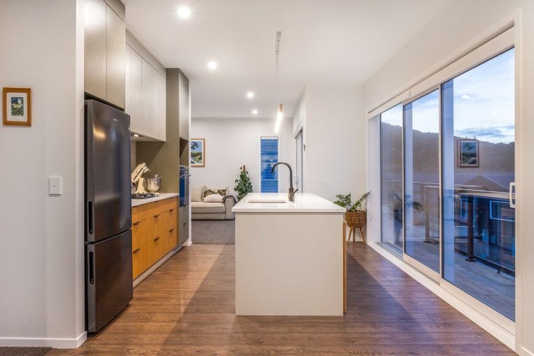 Photo of property in 32 Hokioi Drive, Kenepuru, Porirua, 5022