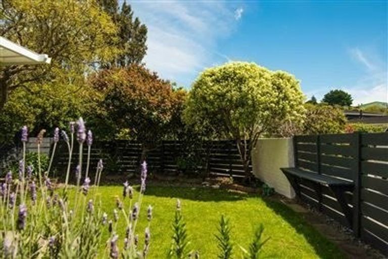 Photo of property in 23a Caesars Place, Churton Park, Wellington, 6037