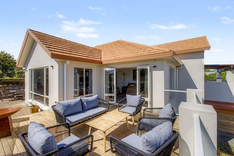 Photo of property in 127 Milne Drive, Paraparaumu, 5032