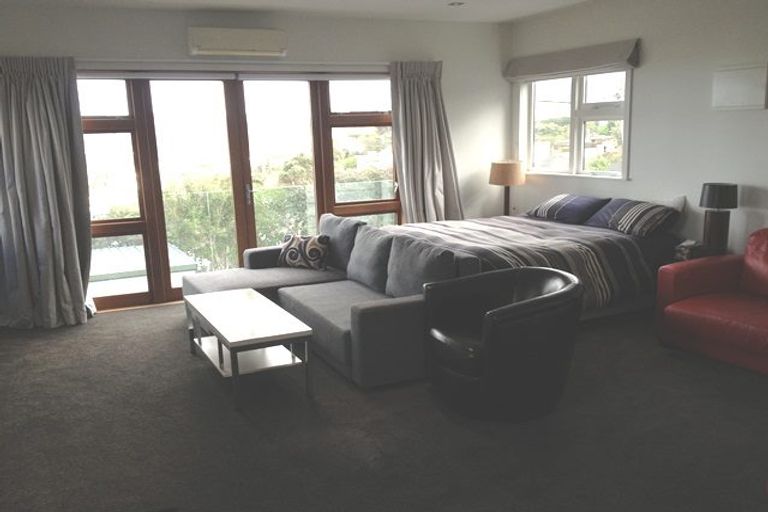 Photo of property in 1a Clive Road, Khandallah, Wellington, 6035