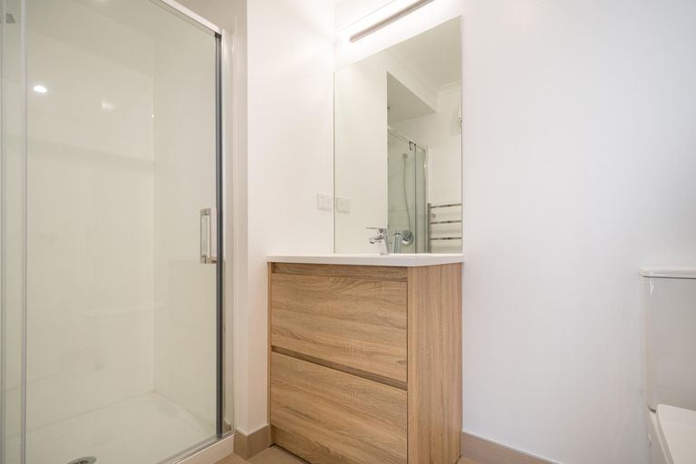 Photo of property in 2/65 College Road, Northcote, Auckland, 0627