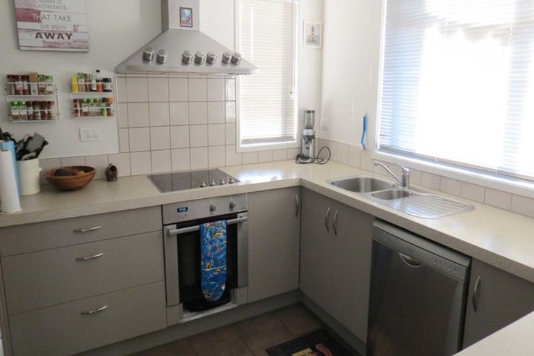 Photo of property in 96a Onerahi Road, Onerahi, Whangarei, 0110