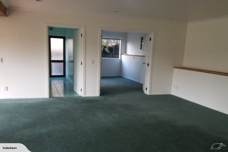 Photo of property in 12 Kaitake Place, Oakura, 4314