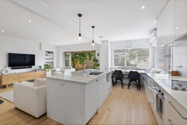 Photo of property in 1/24a Wolsley Avenue, Milford, Auckland, 0620