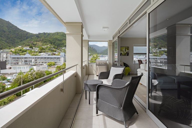 Photo of property in Oxleys Rock Apartments, 401/6 London Quay, Picton, 7220