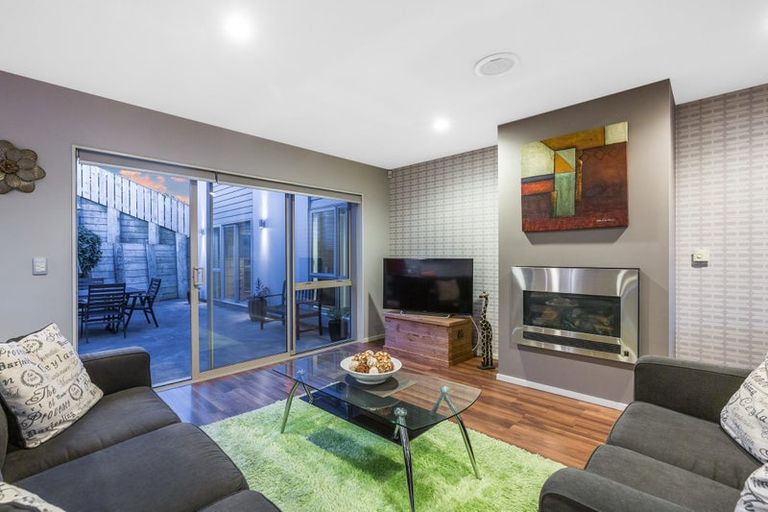 Photo of property in 33 Kahurangi Heights, Aotea, Porirua, 5024