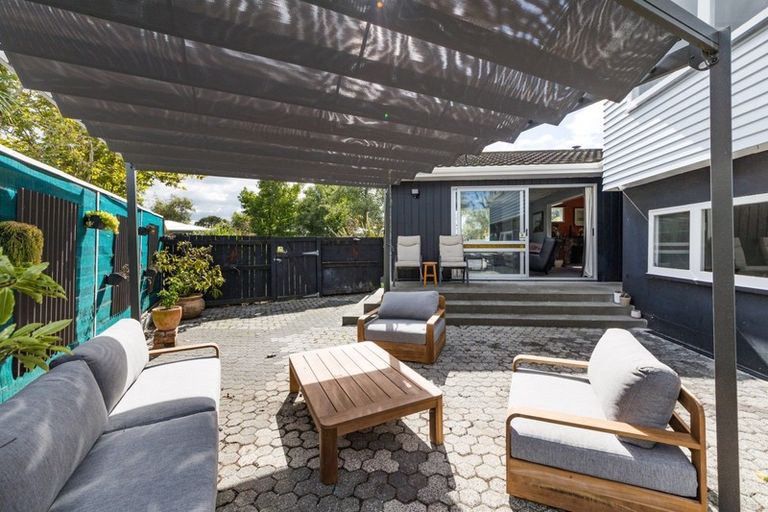 Photo of property in 11 Catlins Crescent, Milson, Palmerston North, 4414