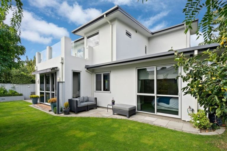 Photo of property in 4a Nutfield Lane, Cashmere, Christchurch, 8022