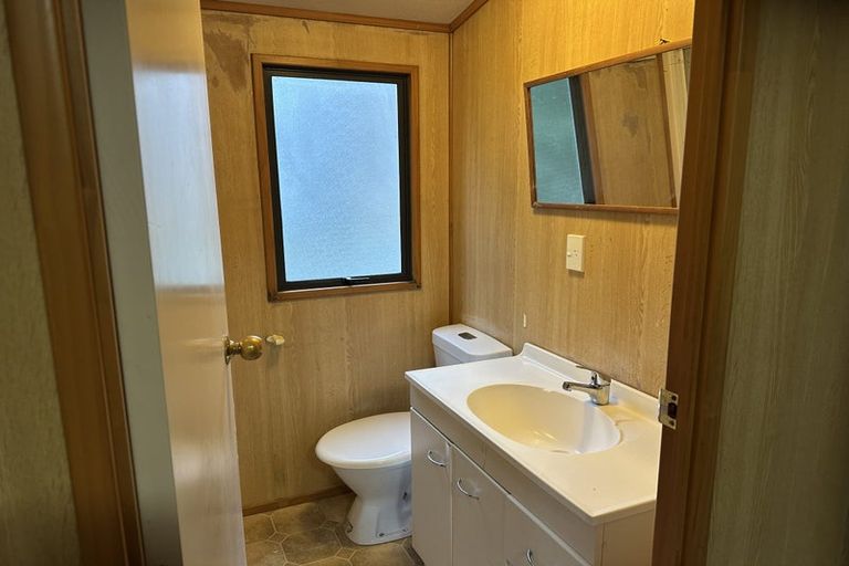 Photo of property in 188 Lake Road, Northcote, Auckland, 0627