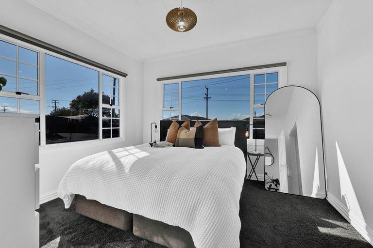 Photo of property in 11 Fantham Street, Hawera, 4610