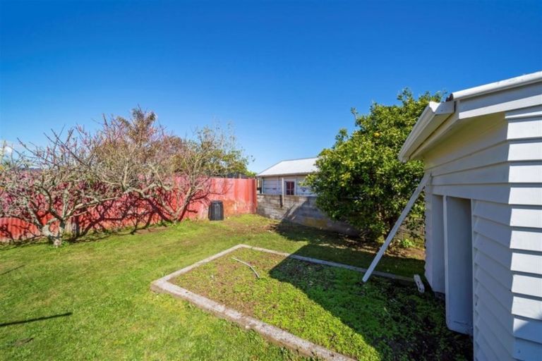 Photo of property in 12 Caplen Street, Hawera, 4610