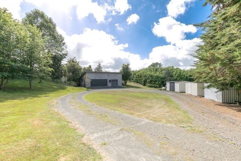 Photo of property in 10 Kakaramea Road, Pirongia, Te Awamutu, 3876