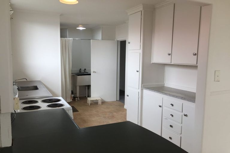 Photo of property in 32 Barbary Avenue, Kelston, Auckland, 0602