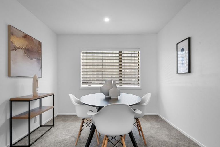 Photo of property in 25 Marina View Drive, West Harbour, Auckland, 0618