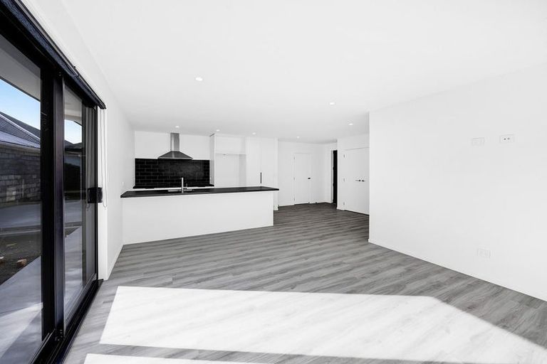 Photo of property in 120 Seaview Road, Westown, New Plymouth, 4310