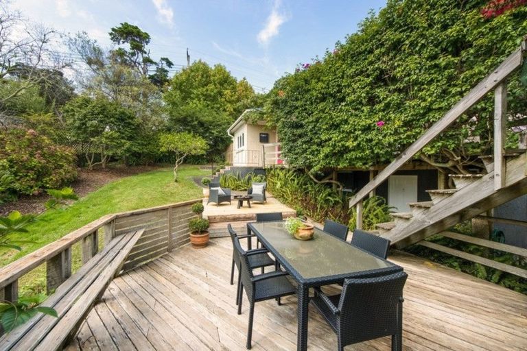Photo of property in 21 Island Bay Road, Beach Haven, Auckland, 0626
