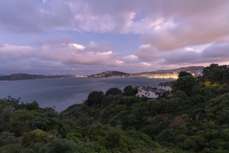 Photo of property in 2/72 Homebush Road, Khandallah, Wellington, 6035