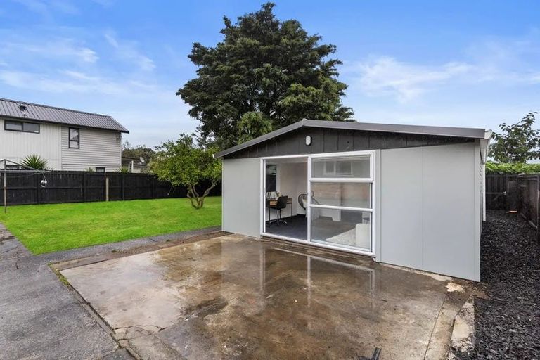 Photo of property in 17 Harania Avenue, Favona, Auckland, 2024